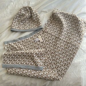 Michael kors scarf and Hat set